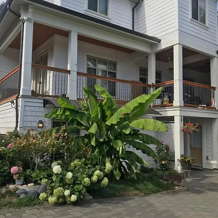 Holland Villa Vancouver-2